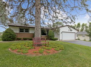 2809 Killarney Dr, Cary, IL 60013