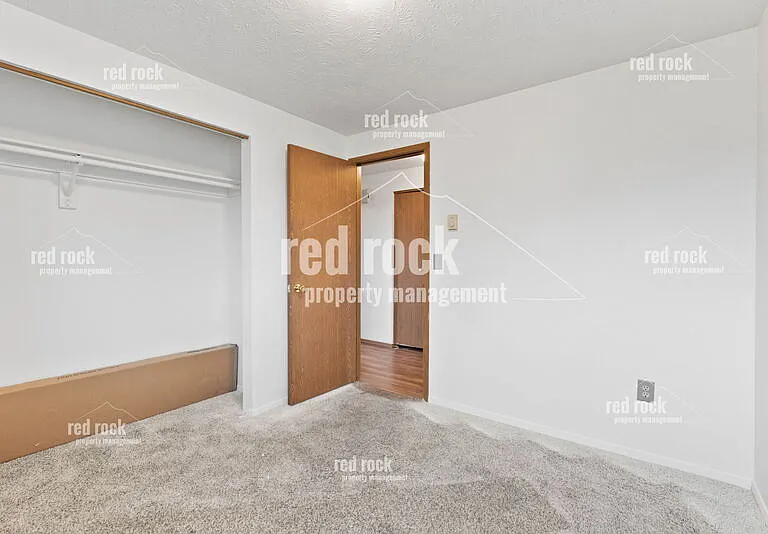 4733 N Sullivan Rd — Photo 15