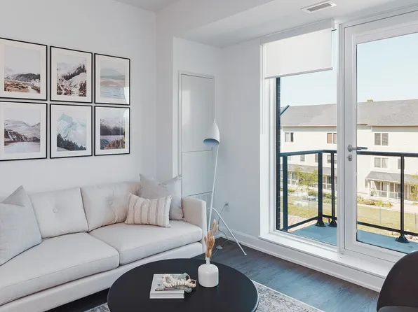 1531 Stittsville Main St, Ottawa, ON