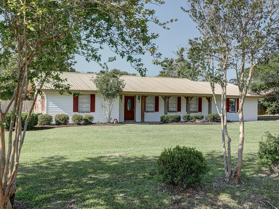 1st image of 1305 McCarthy Ln
