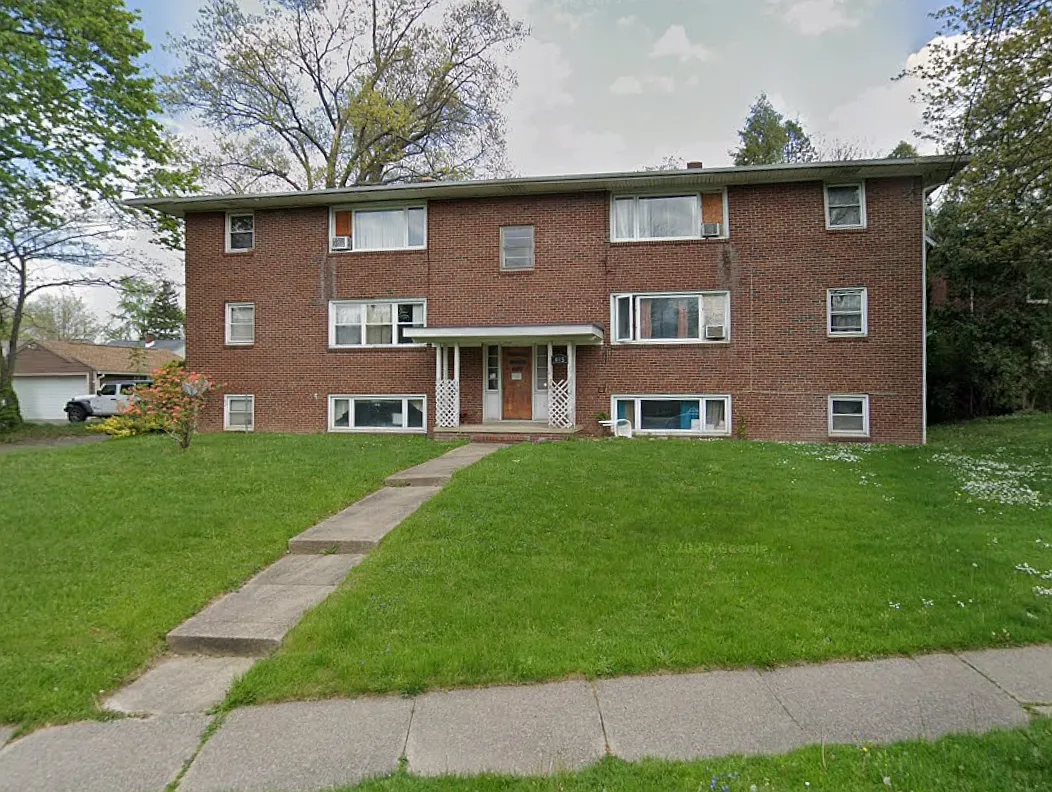 2 bed, $950 — Photo 1
