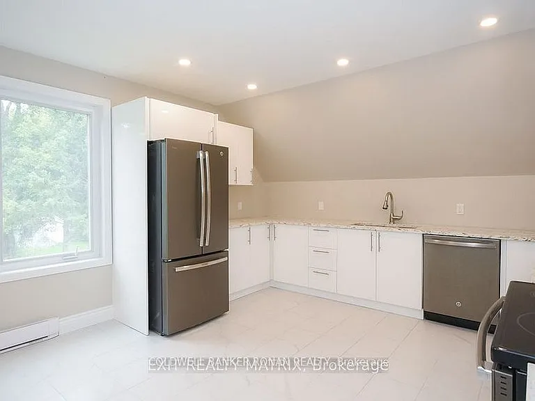 1429 Meadow Dr #2 — Photo 5