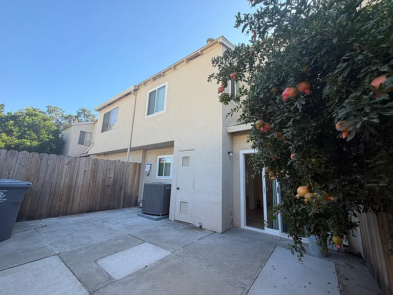 397 Eldridge Ave — Photo 3