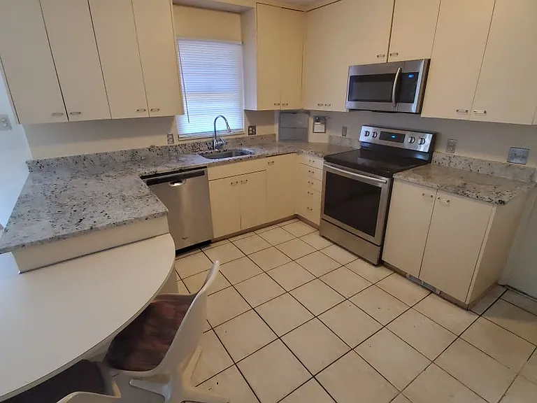 6051 Satterwhite — Photo 14
