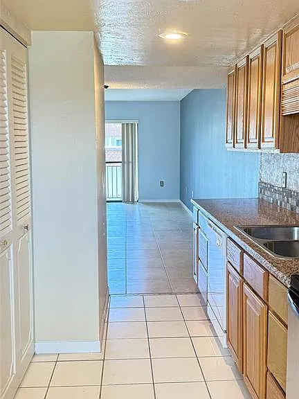190 Paradise Blvd #9 — Photo 4