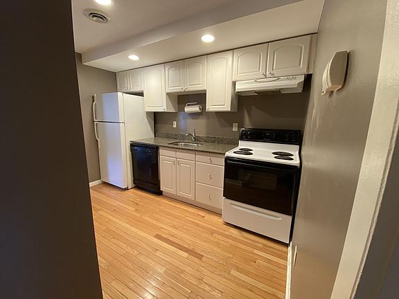 4th image of 345 E Park Ave #0