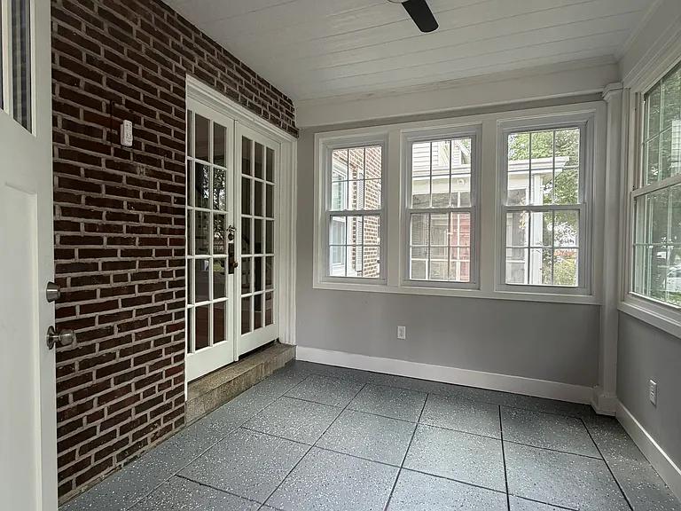 619 W 27th St — Photo 14