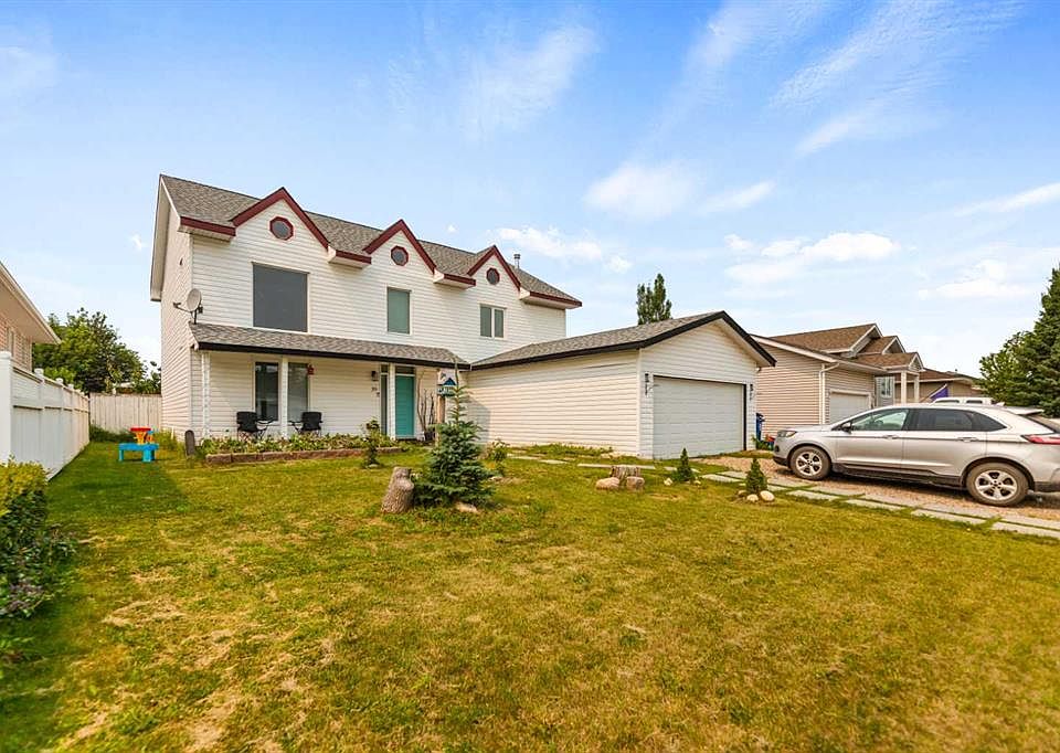 1st image of 39 E Chinook Cres