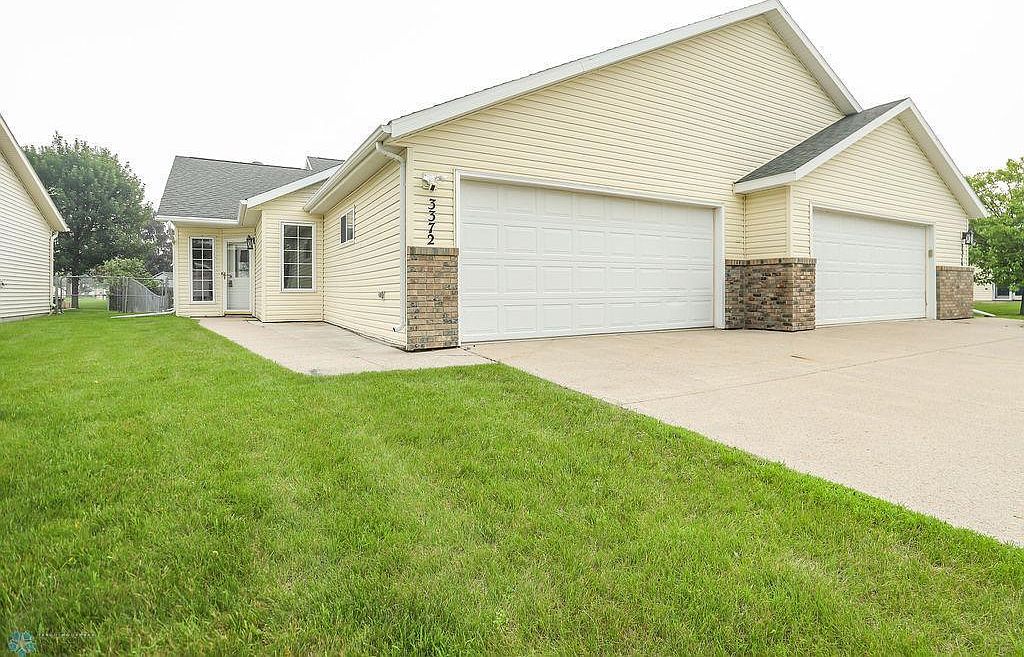 3372 38th St S, Moorhead, MN 56560 | Zillow