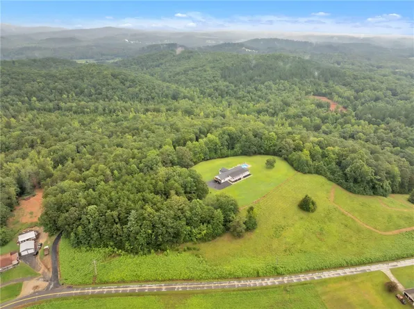 437 McConnell Rd, Marietta, SC 29661