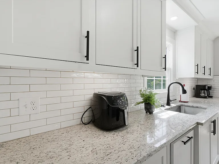 3513 Bob Billings Pkwy — Photo 9
