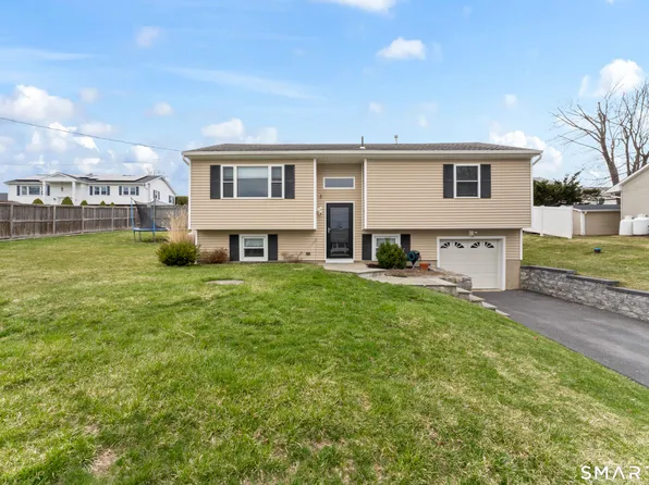 16 Curtis Avenue, New Fairfield, CT 06812