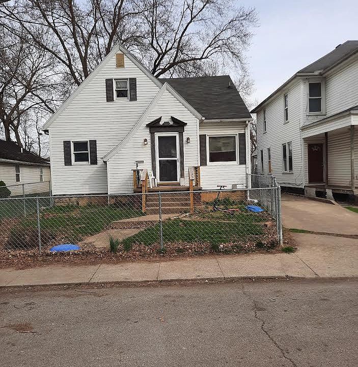 1st image of 317 E 4th St