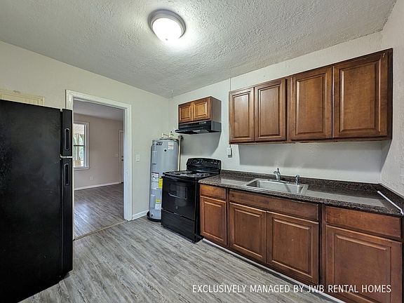 3rd image of 1279 W 31st St