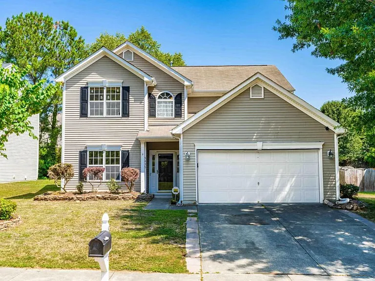 5435 Seaspray Ln — Photo 1