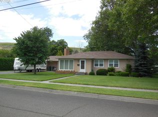 316 S Elizabeth St, Milton Freewater, OR 97862