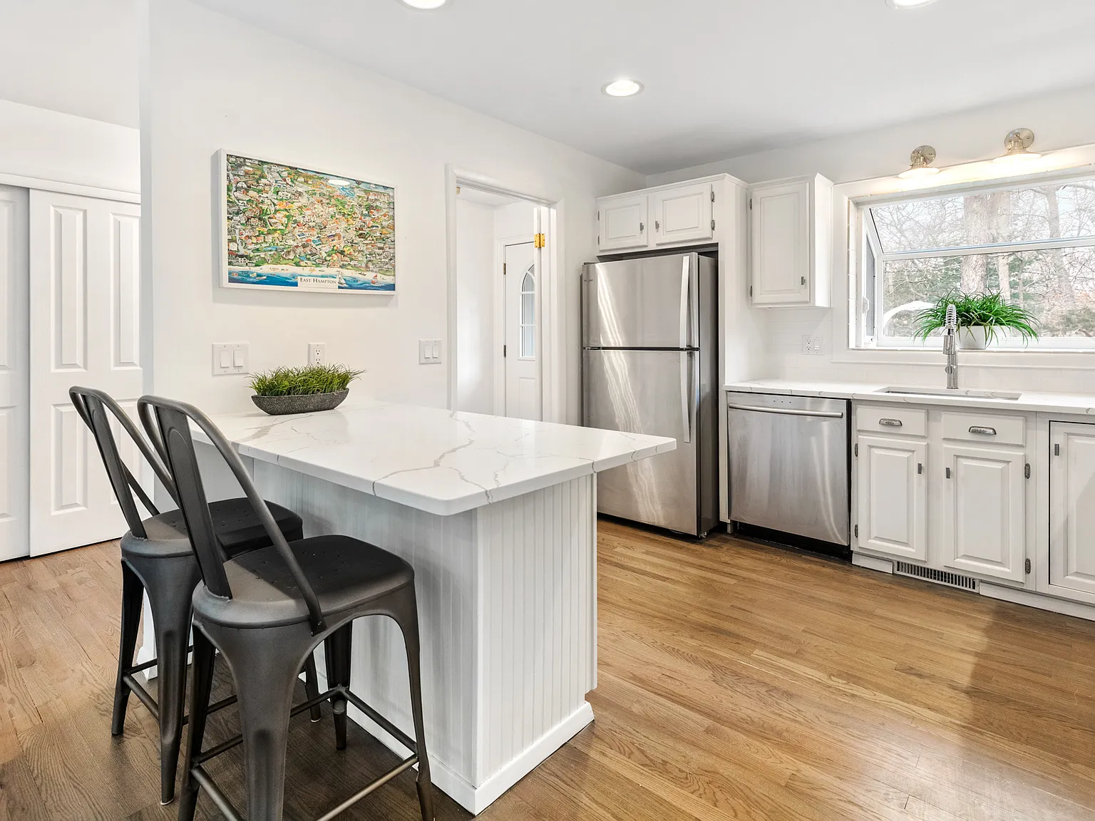 Summer or year round rental near the Bay! — Photo 2