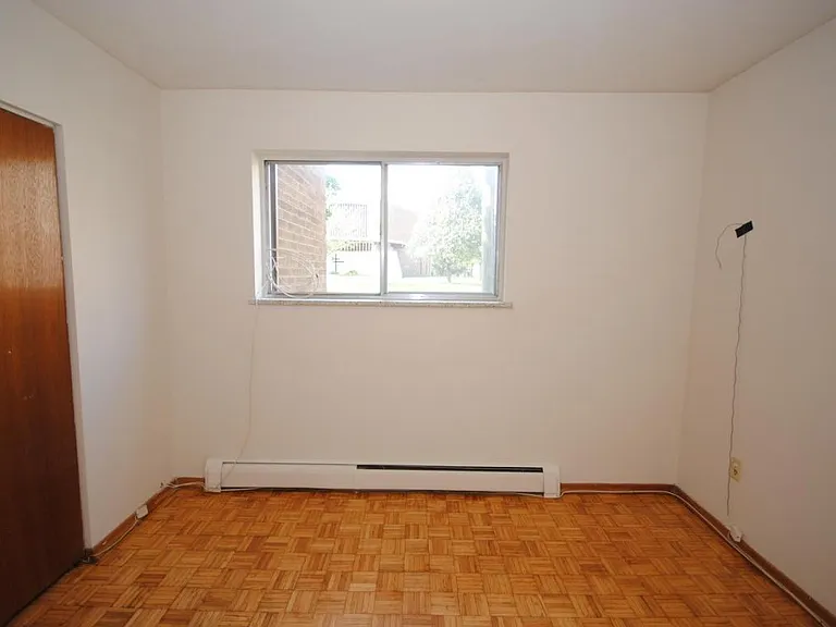 1200 Fennell Ave E — Photo 8
