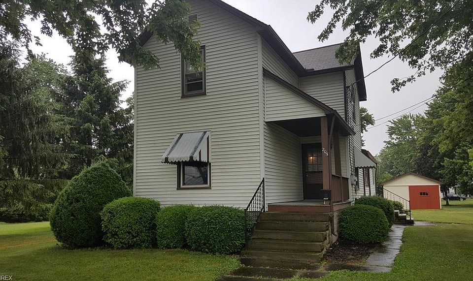 1st image of 205 N Lake St