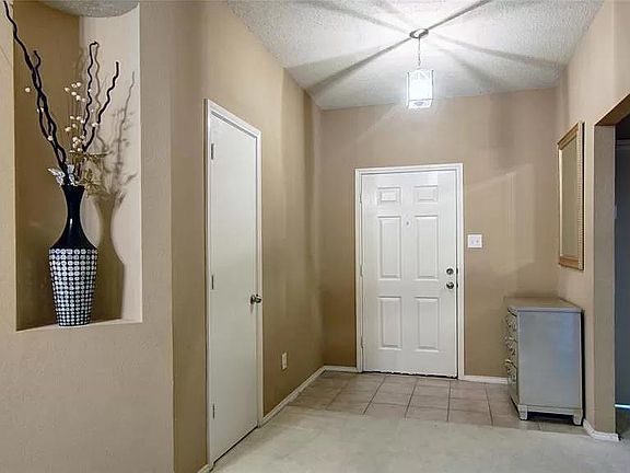 3rd image of 9825 Nixon Dr