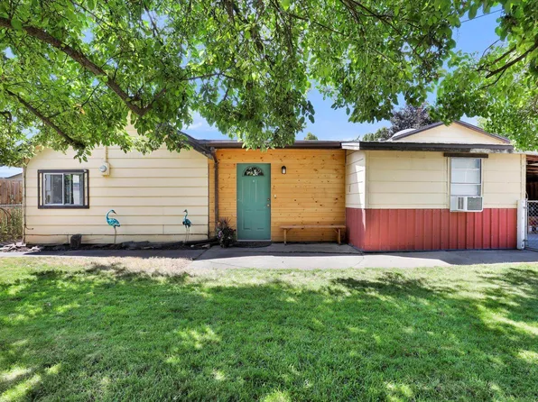 17816 E 2nd Ave, Greenacres, WA 99016