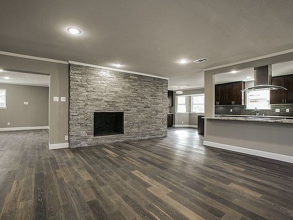 2nd image of 3310 Timberview Rd