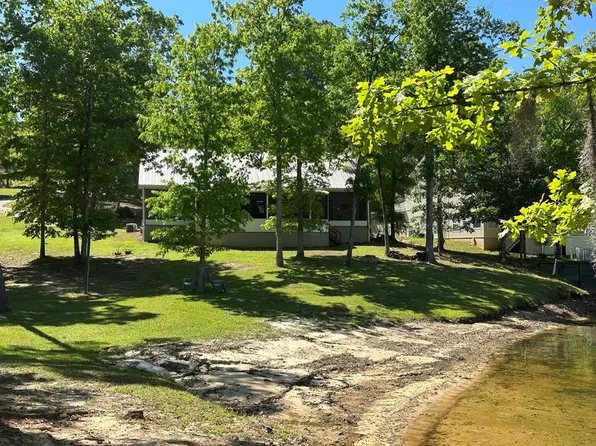 671 Englewood Dr, Abbeville, AL 36310