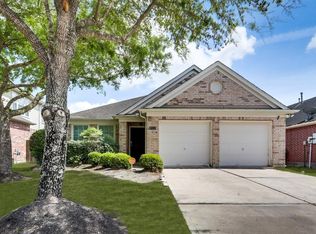 2111 Sailwind Dr, Pearland, TX 77584