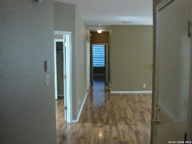 3 bed, 2.0 bath, 1579 sqft, $2,000 — Photo 3