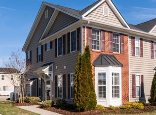 8227 Creekside Bluffs Ln, Mechanicsville, VA 23111