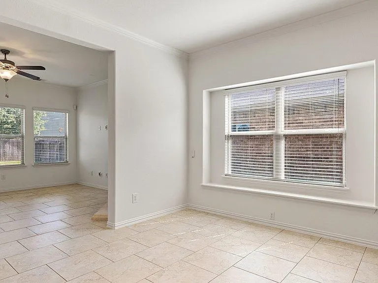 370 Vermilion Marble Trl — Photo 8