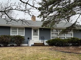 11216 Royzelle Ln, Minnetonka, MN 55305