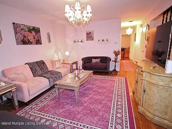 5th image of 151 Thornycroft Ave