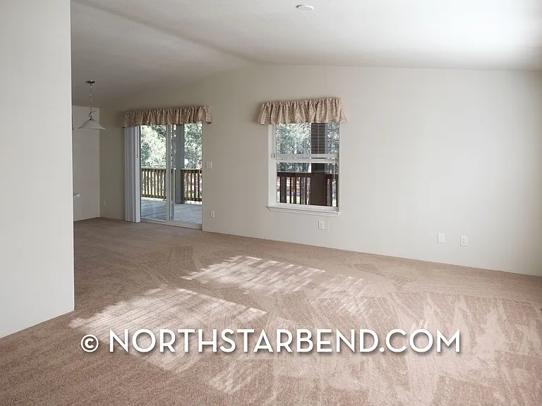 18970 Obsidian Rd — Photo 10