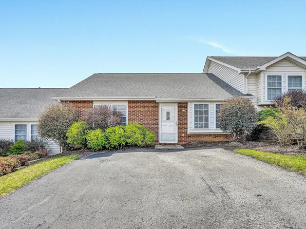 140 Jennifer St, Christiansburg, VA 24073