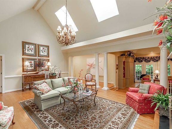 4th image of 1 Pine Valley Ct