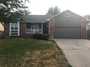 325 N Walnut Creek Dr, Derby, KS 67037