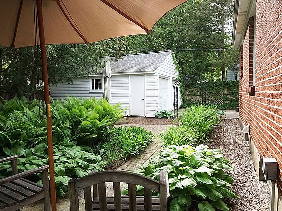 4th image of 2100 Gorham Dr SE