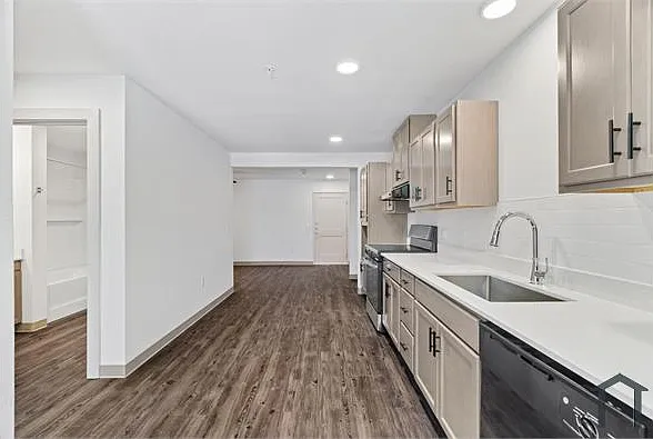 900 Gardner Rd — Photo 11