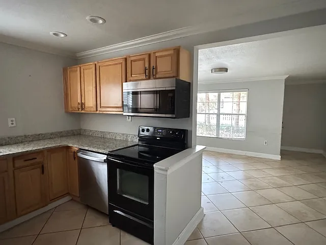 616 Palmer St #B — Photo 9