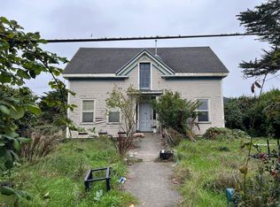 1127 Moxon Ln, Arcata, CA 95521