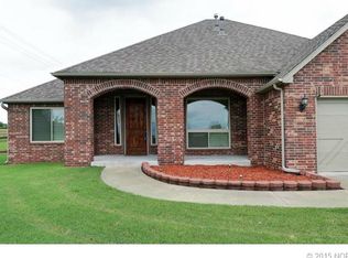 5900 Saddle Ln, Skiatook, OK 74070