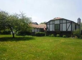 143 N Dymond Rd, Libertyville, IL 60048