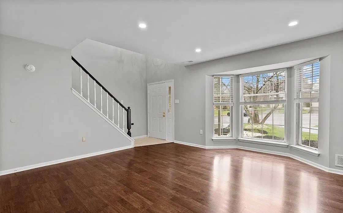 3 bed, 2206 sqft, $3,400 — Photo 4