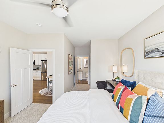 2nd image of 939 Rosemary Ave #4-307