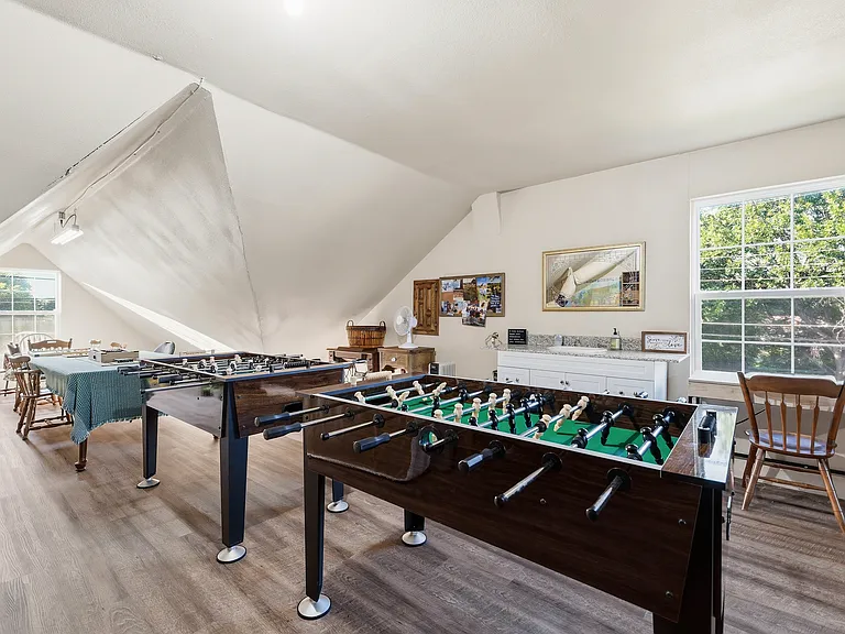 2720 Oates Dr — Photo 36