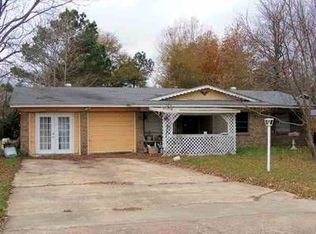 702 S McCoy Blvd, New Boston, TX 75570