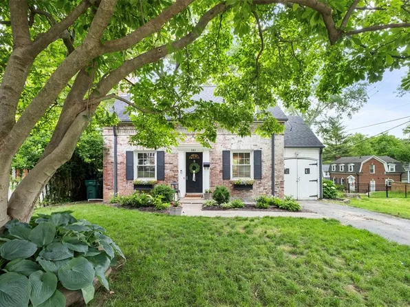 301 Dawson Ct, Saint Louis, MO 63119