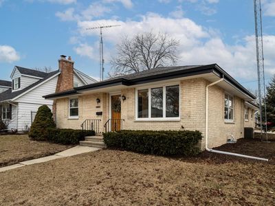 8732 34th AVENUE, Kenosha, WI, 53142