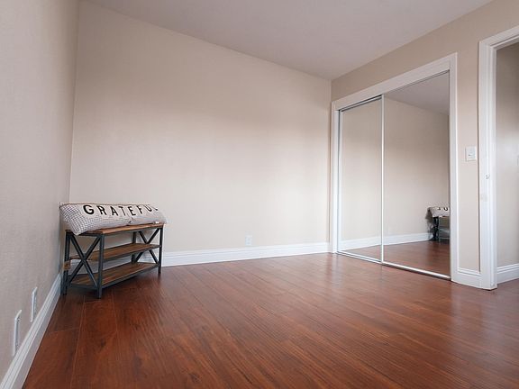 5th image of 219 Jackson Ave APT 5